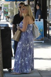 Natasha Henstridge - Grabs a Coffee Whilst Shopping in LA 06/14/2017