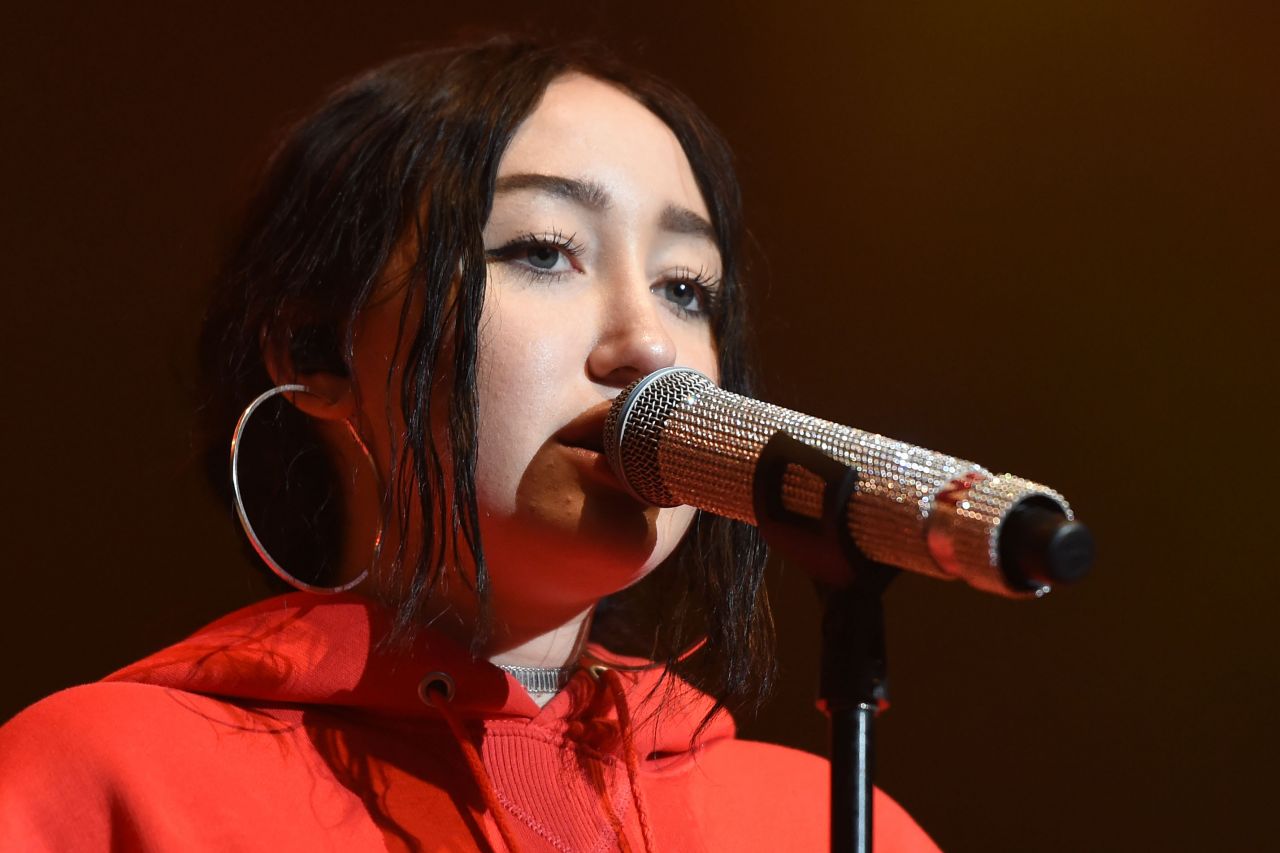 Noah Cyrus Performas Live at BLI Summer Jam Concert in NY 06/16/2017