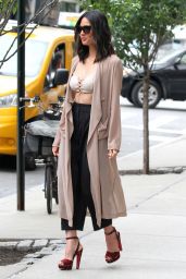 Olivia Munn Reveals Her Midriff - NYC 06/07/2017