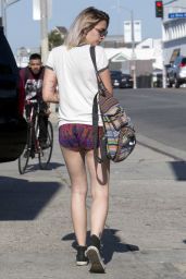 Paris Jackson Leggy in Shorts - Melrose Avenue in Los Angeles 06/17/2017