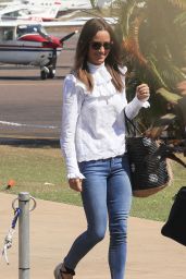 Pippa Middelton at Darwin International Airport in Australia 06/01/2017