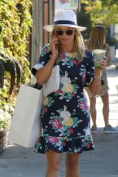 Reese Witherspoon at Melrose Place in West Hollywood 06/25/2017