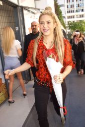 Shakira at NRJ Radio in Paris 06/10/2017