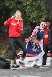 Sophie Turner - Having Fun With the Paparazzi  - Los Angeles  06/06/2017