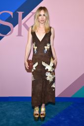 Suki Waterhouse – CFDA Fashion Awards in New York 06/05/2017