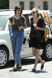 Tallulah Willis - Out for Lunch With a Friend at The Oaks Gourmet Market in LA 06/19/2017