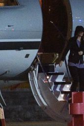 Taylor Swift - Arriving at Luton Private Terminal - London 06/25/2017
