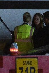 Taylor Swift - Arriving at Luton Private Terminal - London 06/25/2017