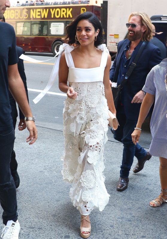 Vanessa Hudgens in White - H&M Store in Times Square in NYC 06/21/2017