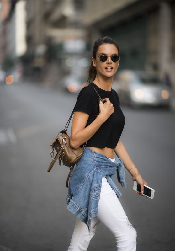 Alessandra Ambrosio Street Style - Manhattan 07/21/2017