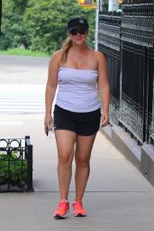 Amy Schumer Says Hello to the Cameras - After a Jog on a Sunny Day in New York 07/12/2017