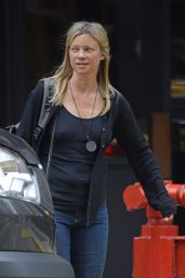 Amy Smart With No Make-Up - Out in New York City 07/27/2017