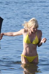 Anna Faris in Bikini - "Overboard" Set in Vancouver 06/28/2017
