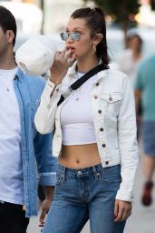 Bella Hadid Chic Street Style - With Her Friends in NYC 07/26/2017