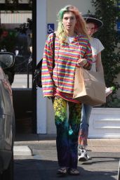 Bella Thorne - Grabs Lunch With Her Sister at Sweet Butter in Studio City 07/05/2017