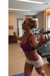 Britney Spears - Exercises, July 2017