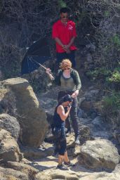 Bryce Dallas Howard - "Jurassic World 2 - Ancient Futures" Set in Honolulu 07/07/2017