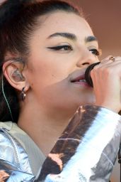 Charli XCX - Performs Live at MTV Crashes Plymouth 07/27/2017