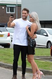 Chyna Ellis and Jonny Mitchell - Taking Selfies in Manchester 07/24/2017
