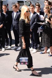 Claudia Schiffere – Chanel show at Haute Couture Paris Fashion Week 07/04/2017