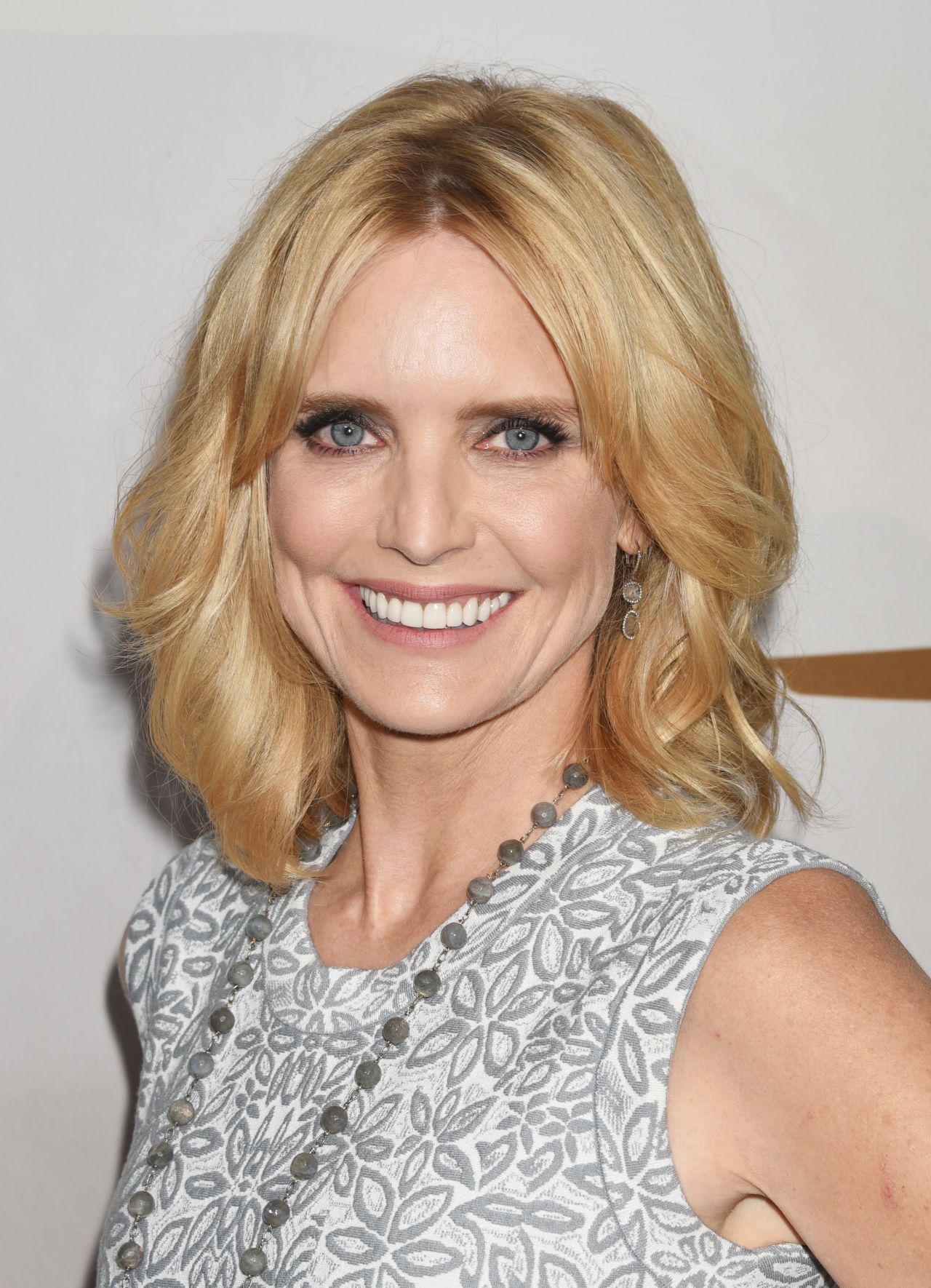 Courtney thorne smith images