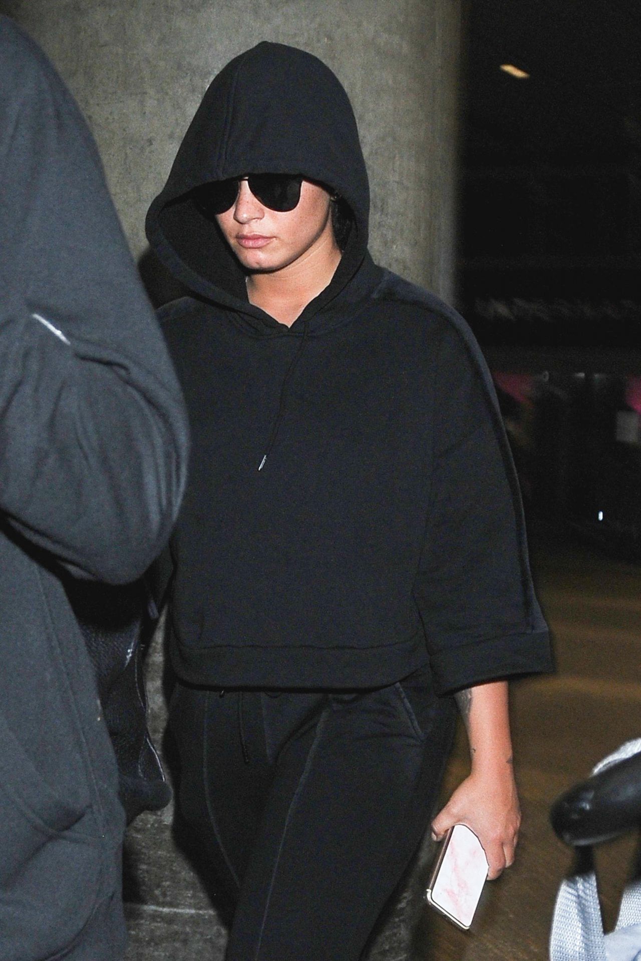 Demi Lovato - Arriving Back in Los Angeles 07/07/2017 • CelebMafia