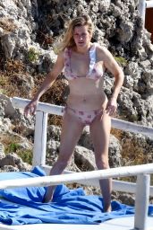 Ellie Goulding Bikini Candids - Capri, Italy 07/03/2017