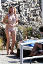 Ellie Goulding Bikini Candids - Capri, Italy 07/03/2017