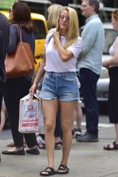 Ellie Goulding Summer Street Style - Soho in New York City 07/17/2017