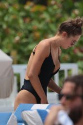 Elsie Hewitt - Wears a Black Swimsuit at the Beach in Miami Beach 07/25/2017