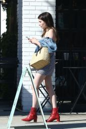 Emma Roberts - Gets an Early Dinner at Joan