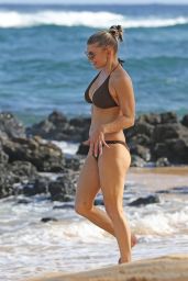 Fergie in Bikini - Kauai, HI 07/31/2017