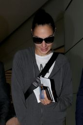 Gal Gadot in Travel Outfit - Arrives in London