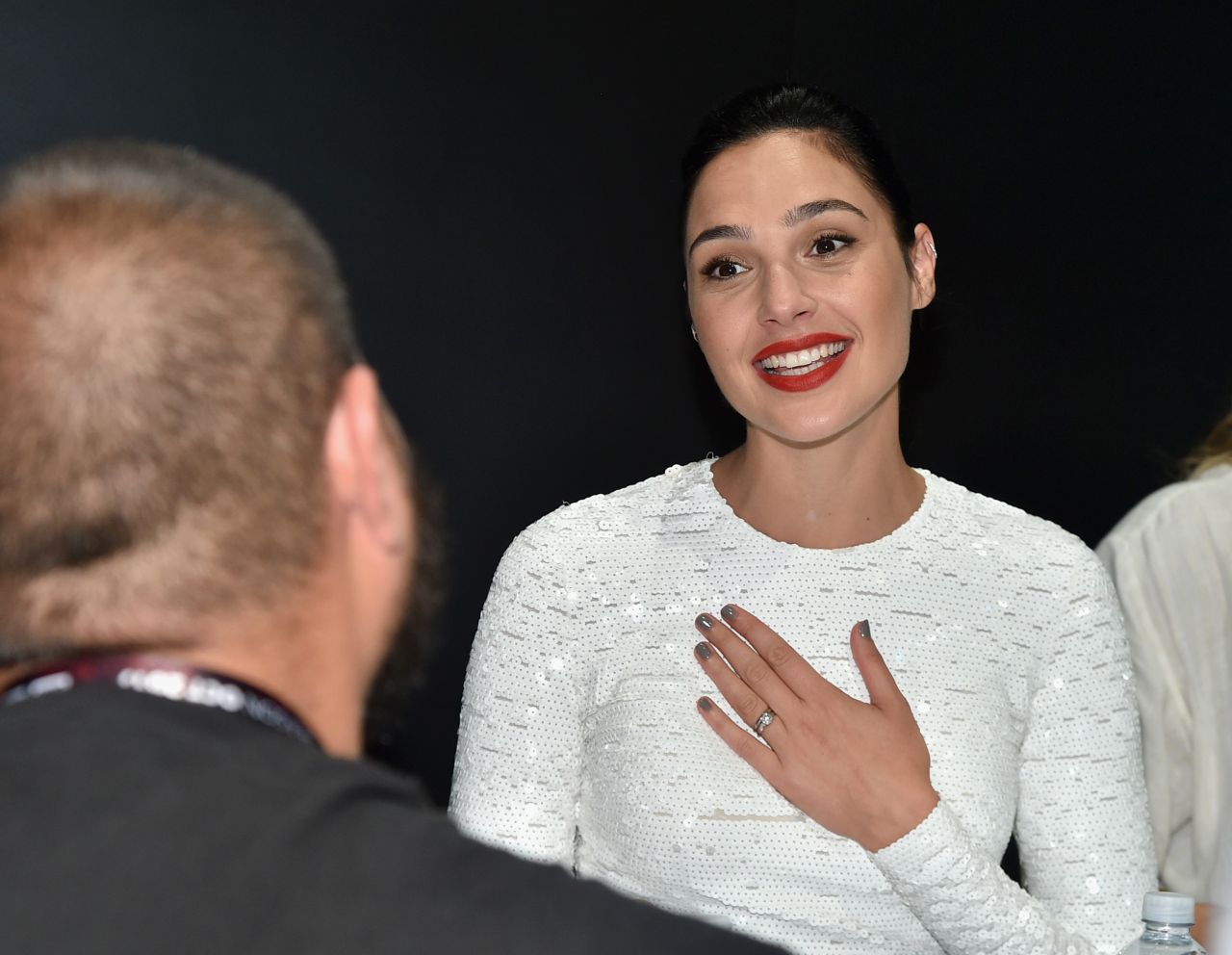 Gal Gadot Justice League Autograph Signing At Comic Con In San Diego 07222017 9994