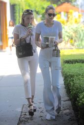 Gigi Hadid - Grabs Drinks to-go From Alfred Tea in Los Angeles 07/05/2017