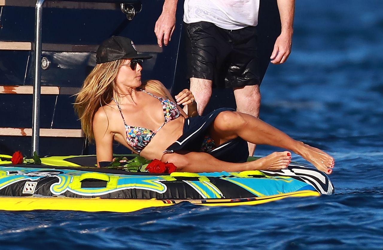 Heidi Klum In A Bikini On A Yacht In Cap D Antibes France 07 28 2017 Celebmafia