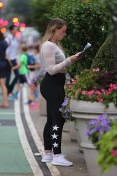 Iskra Lawrence - Shooting a Workout Video in Midtown Manhattan 07/13/2017