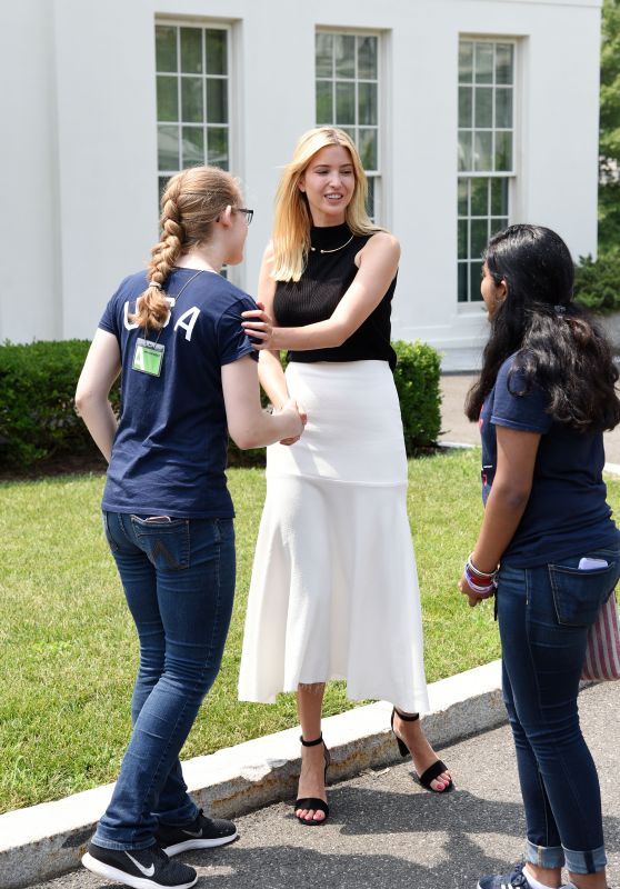 Ivanka Trump - With Students in Front of the West Wing at the White House 07/20/2017