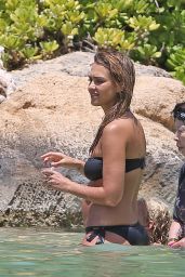 Jessica Alba in Bikini - On Holiday in Hawaii 07/24/2017