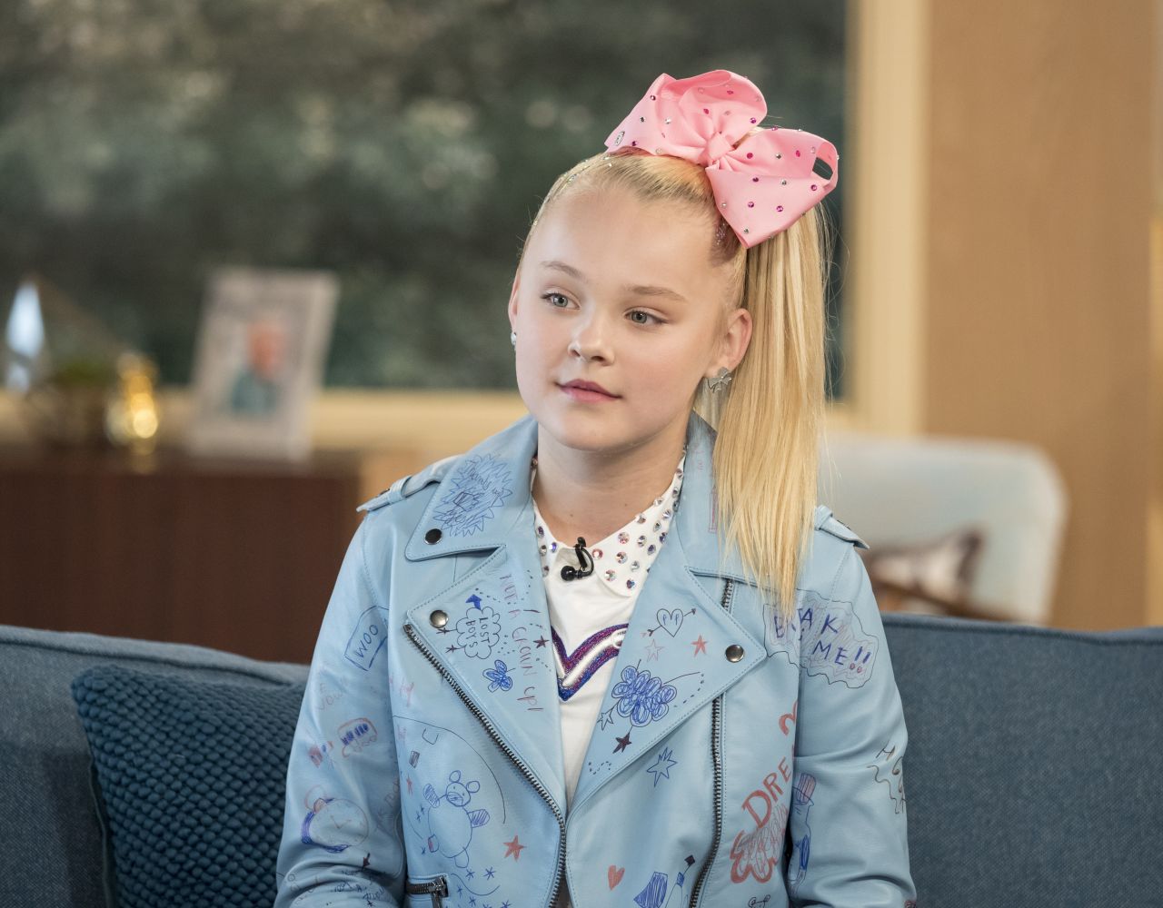 jojo-siwa-appeared-on-this-morning-tv-show-in-london-07-27-2017-6.