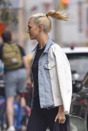Karlie Kloss Shows off Her New Platinum Blonde Hair - NYC 07/14/2017