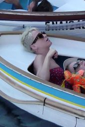 Katy Perry On a Boat - Grotta Azzurra in Capri, Italy 07/09/2017