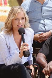 Kim Dickens - "Fear the Walking Dead" Autograph Signing at Comic-Con in San Diego 07/22/2017