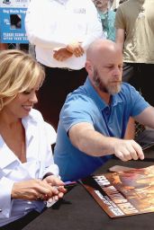 Kim Dickens - "Fear the Walking Dead" Autograph Signing at Comic-Con in San Diego 07/22/2017