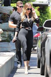 Kim Kardashian and Khloe Kardashian - Filming Their Reality Show at Chin Chin Restaurant in Studio City 07/26/2017