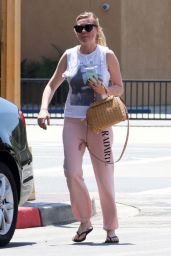 Kirtsen Dunst Street Style - Leaving Olive and Thyme in Burbank 07/22/2017