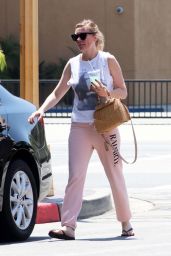 Kirtsen Dunst Street Style - Leaving Olive and Thyme in Burbank 07/22/2017