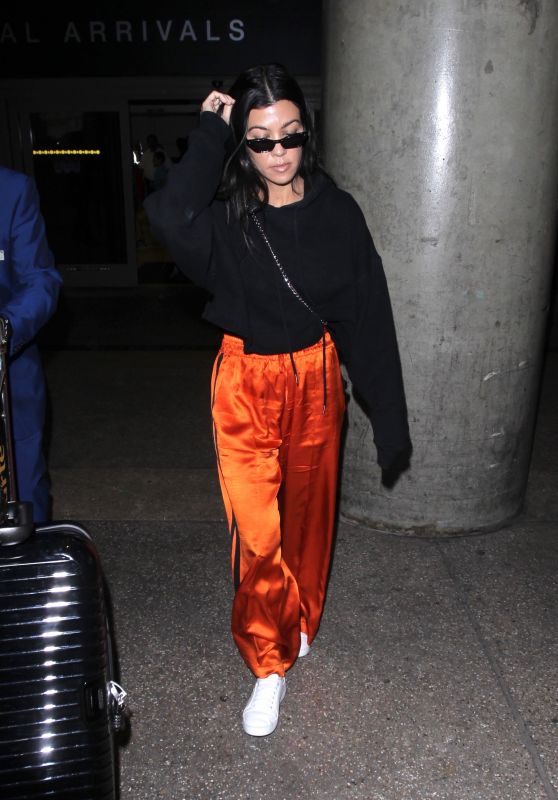 Kourtney Kardashian - Arriving at LAX in Los Angeles 07/07/2017