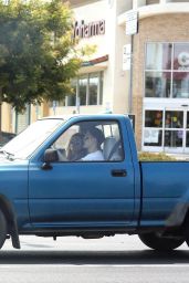 Kristen Stewart and Girlfriend Stella Maxwell - Driving Around LA 07/09/2017
