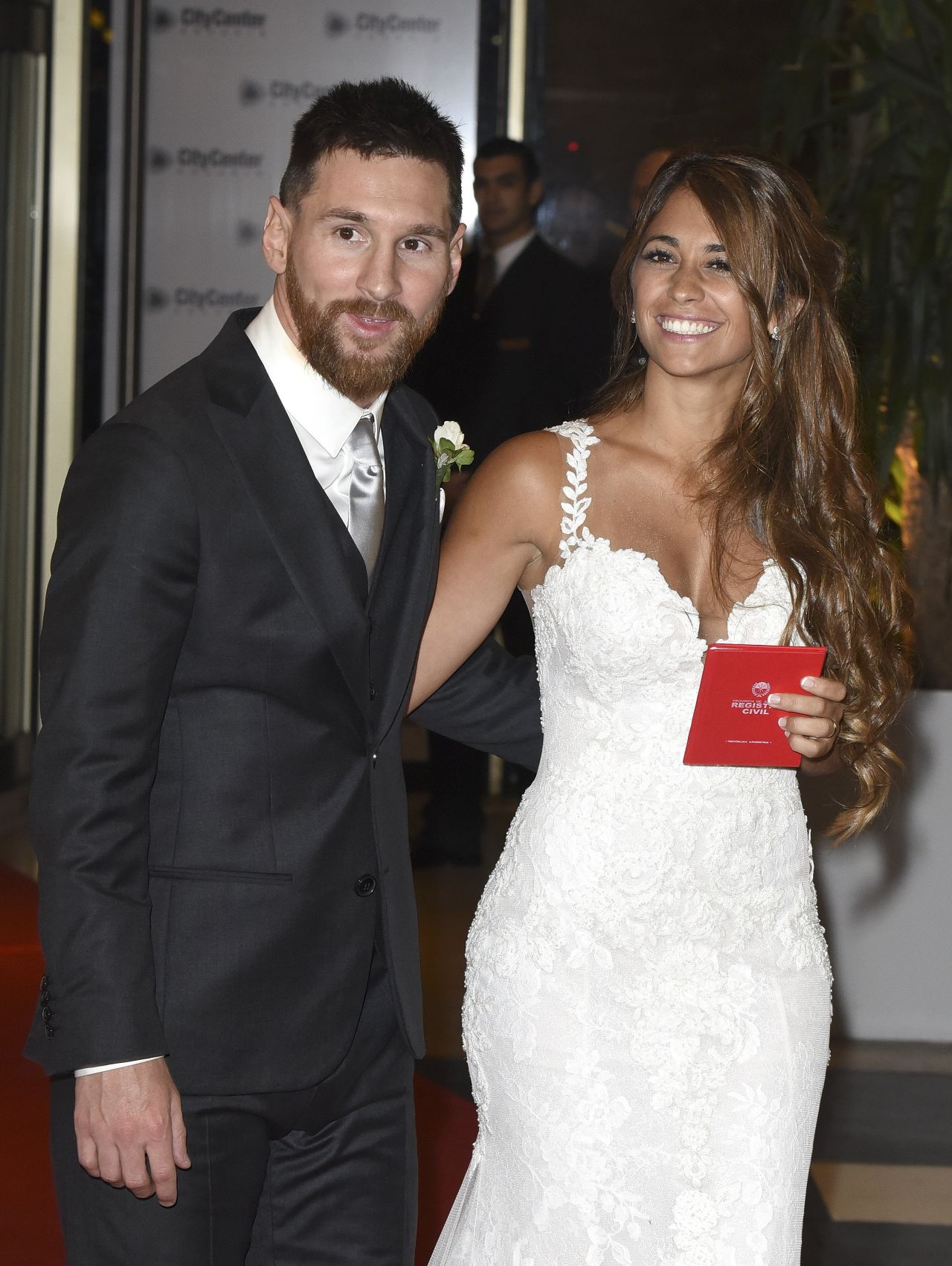 Lionel Messi and Wife Antonella Roccuzzo - Wedding ...